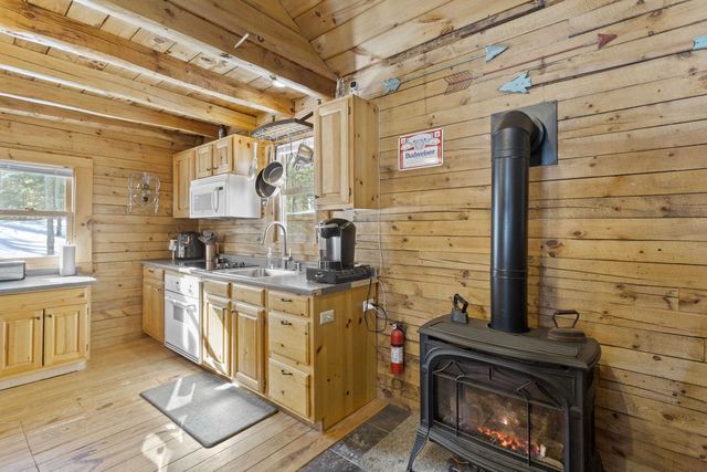 11 Beard Lane, Grafton, NH 03240