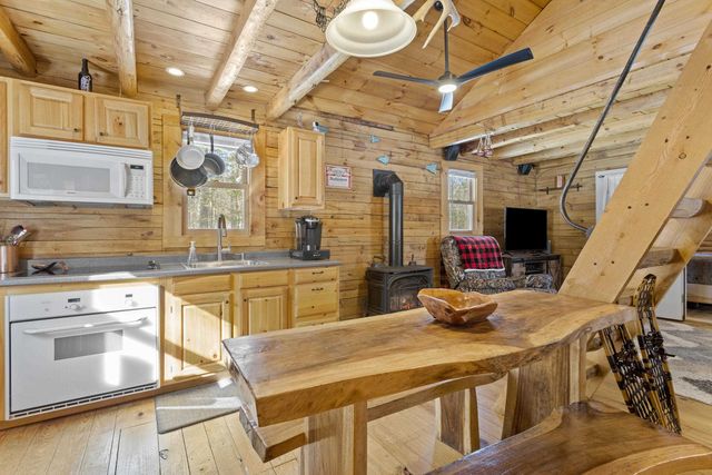 11 Beard Lane, Grafton, NH 03240