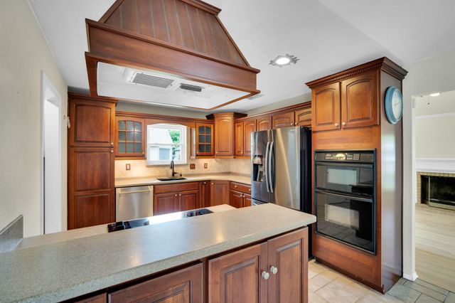 1311 Cindy Court, Cleburne, TX 76033