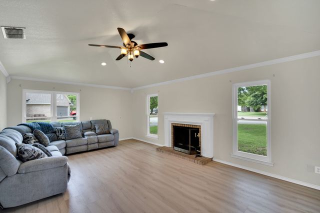 1311 Cindy Court, Cleburne, TX 76033