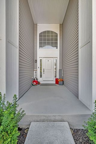 26449 S Waterford Trail, Channahon, IL 60410