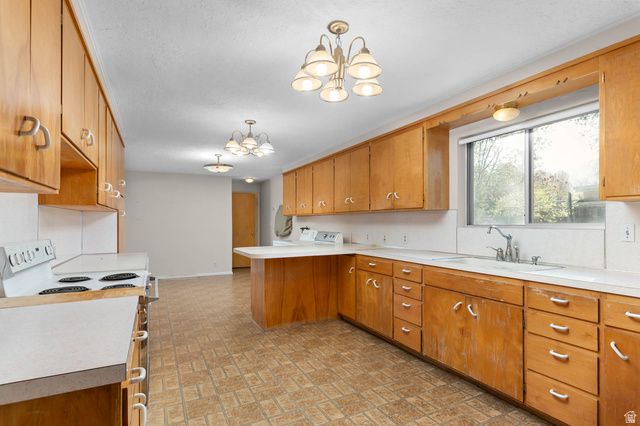 3215 S 2100 ST, Millcreek, UT 84109