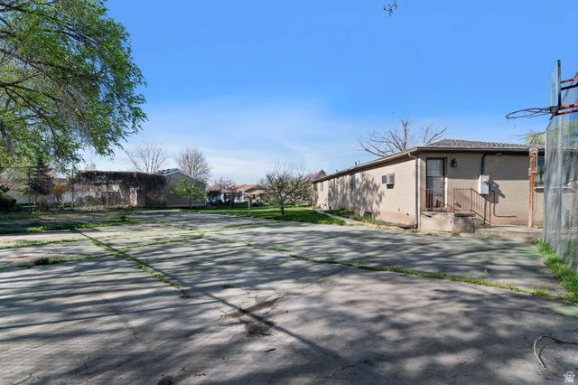 3215 S 2100 ST, Millcreek, UT 84109