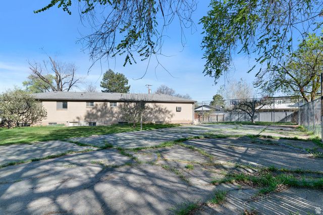 3215 S 2100 ST, Millcreek, UT 84109