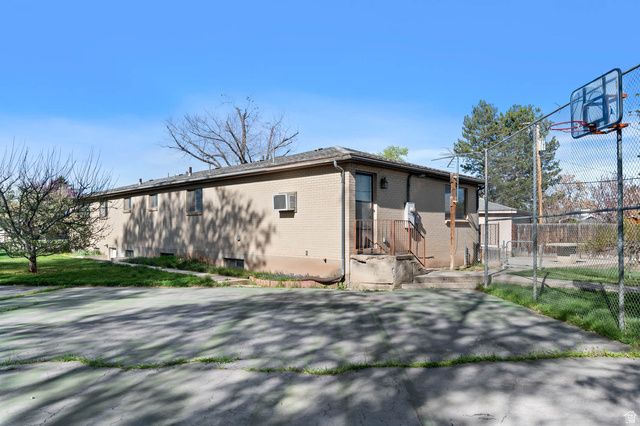 3215 S 2100 ST, Millcreek, UT 84109