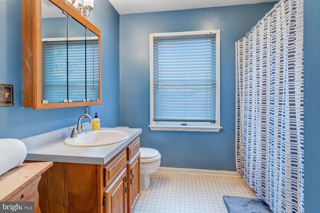 111 W HOLLY LN, Little Egg Harbor Twp, NJ 08087