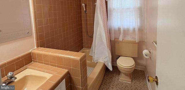 12 WINDING WAY, Mount Holly, NJ 08060