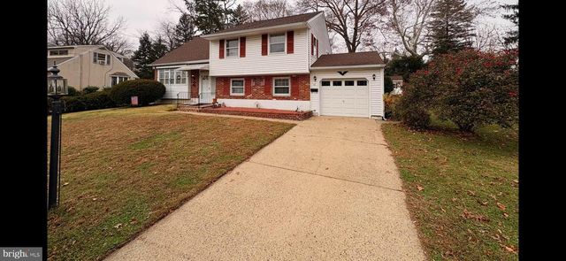 12 WINDING WAY, Mount Holly, NJ 08060