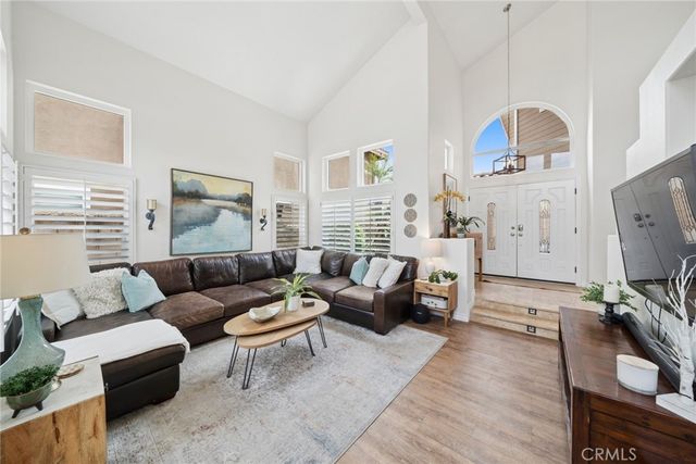 510 S Laureltree, Anaheim Hills, CA 92808