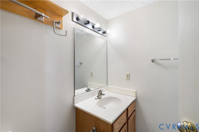 1403 4th Avenue Ext, Farmville, VA 23901