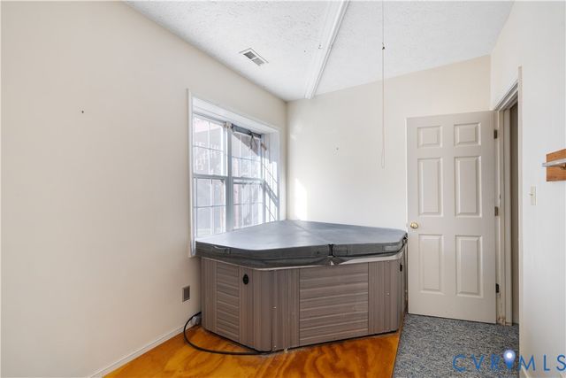 1403 4th Avenue Ext, Farmville, VA 23901