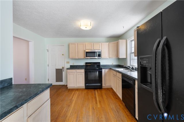 1403 4th Avenue Ext, Farmville, VA 23901