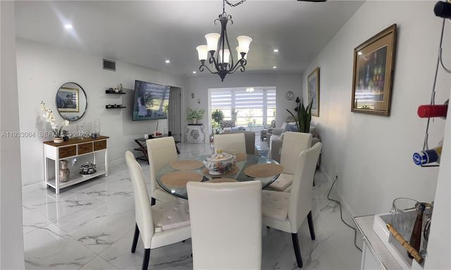 9330 Sunrise lakes 304, Sunrise, FL 33322