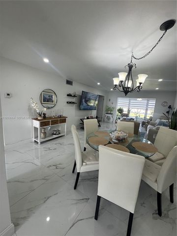 9330 Sunrise lakes 304, Sunrise, FL 33322