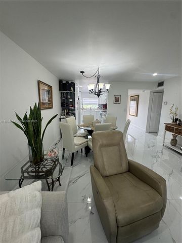 9330 Sunrise lakes 304, Sunrise, FL 33322