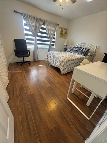 9330 Sunrise lakes 304, Sunrise, FL 33322