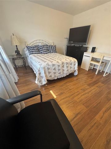 9330 Sunrise lakes 304, Sunrise, FL 33322