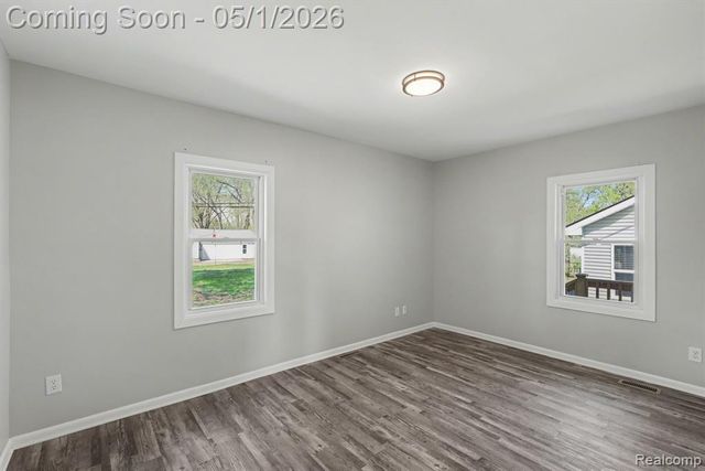 5200 Hatchery Road, Waterford, MI 48329