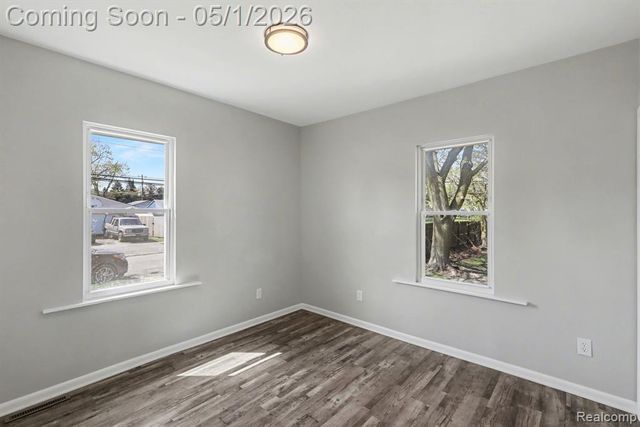 5200 Hatchery Road, Waterford, MI 48329