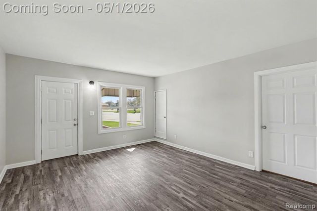 5200 Hatchery Road, Waterford, MI 48329