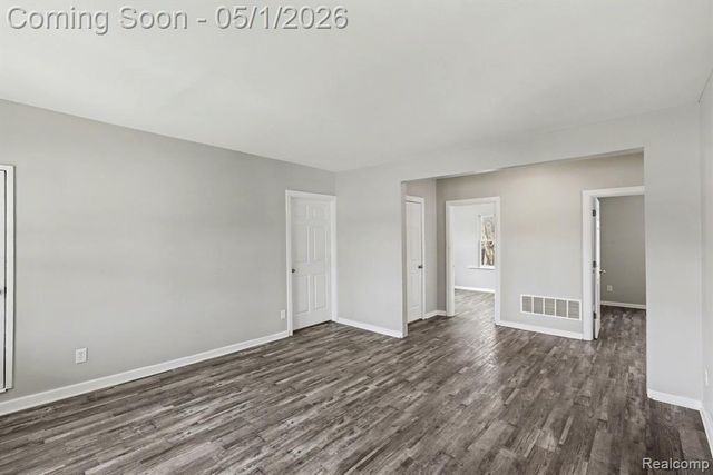 5200 Hatchery Road, Waterford, MI 48329