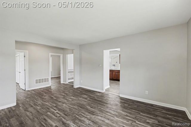 5200 Hatchery Road, Waterford, MI 48329
