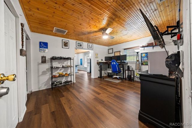 1161 N Van Nortwick Road, Lecanto, FL 34461