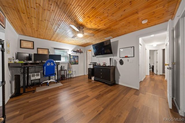 1161 N Van Nortwick Road, Lecanto, FL 34461