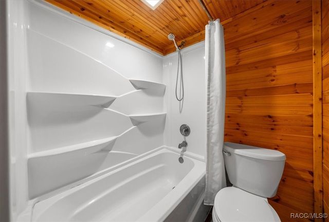 1161 N Van Nortwick Road, Lecanto, FL 34461