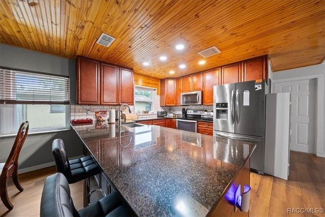 1161 N Van Nortwick Road, Lecanto, FL 34461