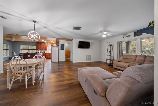 1161 N Van Nortwick Road, Lecanto, FL 34461