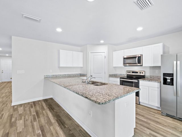 462 Whispering Creek Avenue, Freeport, FL 32439