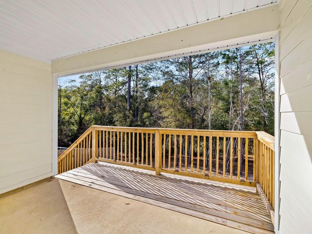 462 Whispering Creek Avenue, Freeport, FL 32439