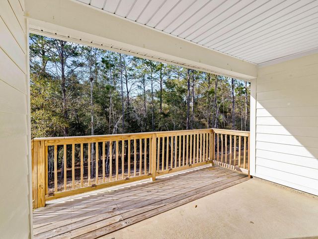 462 Whispering Creek Avenue, Freeport, FL 32439