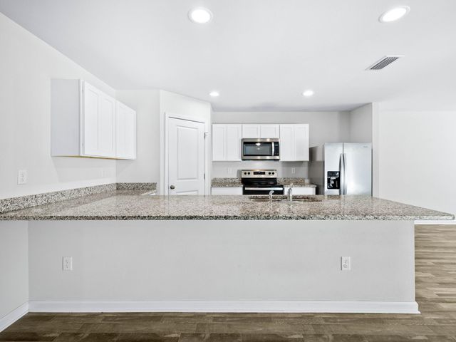 462 Whispering Creek Avenue, Freeport, FL 32439