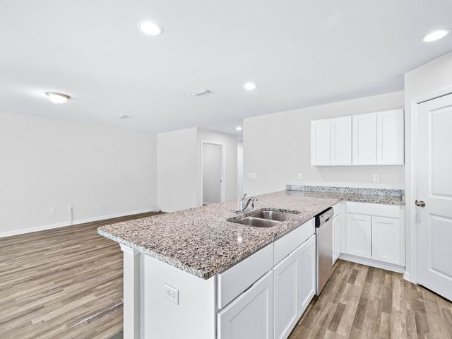 462 Whispering Creek Avenue, Freeport, FL 32439