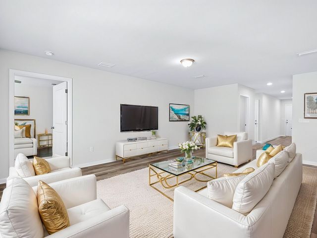 462 Whispering Creek Avenue, Freeport, FL 32439