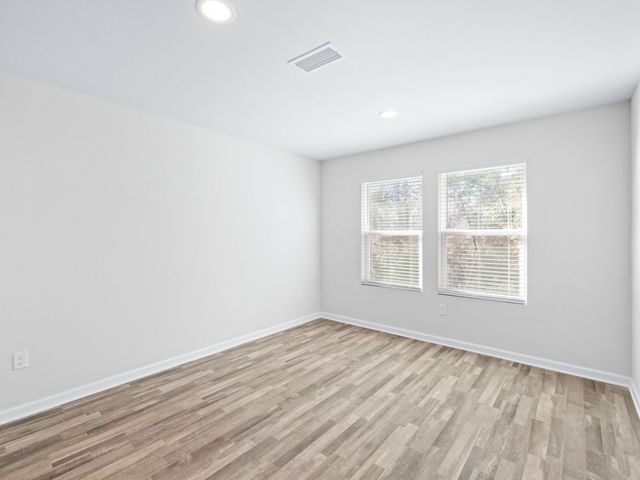 462 Whispering Creek Avenue, Freeport, FL 32439