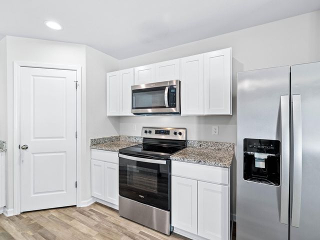 462 Whispering Creek Avenue, Freeport, FL 32439