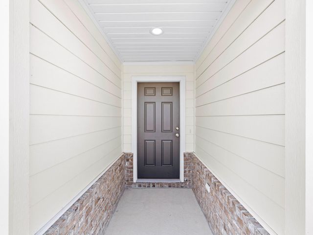 462 Whispering Creek Avenue, Freeport, FL 32439