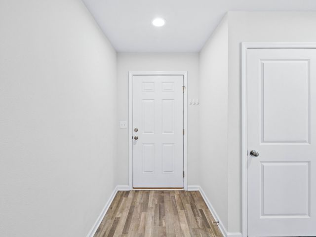 462 Whispering Creek Avenue, Freeport, FL 32439