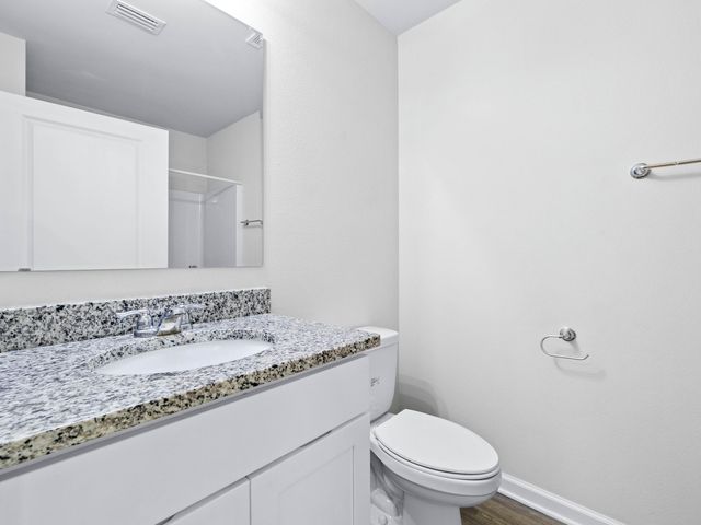 462 Whispering Creek Avenue, Freeport, FL 32439