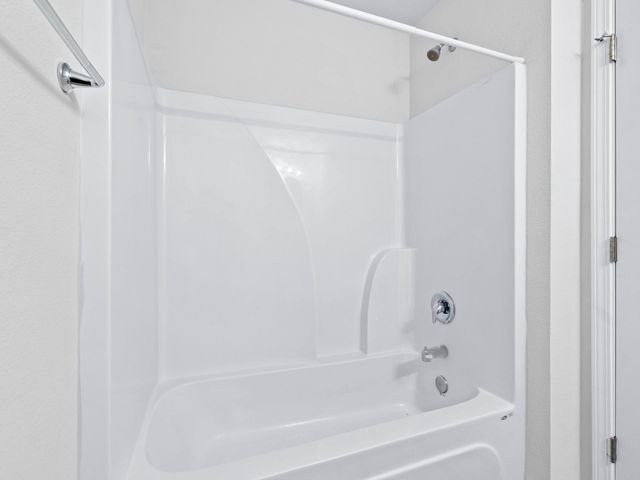 462 Whispering Creek Avenue, Freeport, FL 32439