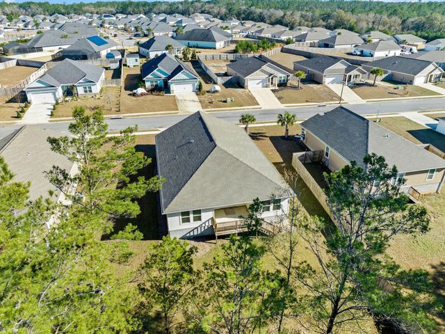 462 Whispering Creek Avenue, Freeport, FL 32439