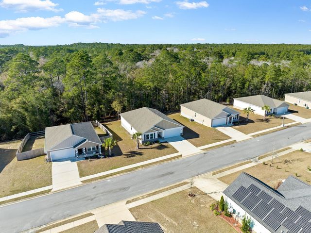 462 Whispering Creek Avenue, Freeport, FL 32439