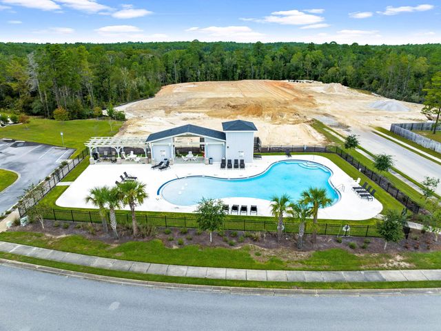 462 Whispering Creek Avenue, Freeport, FL 32439