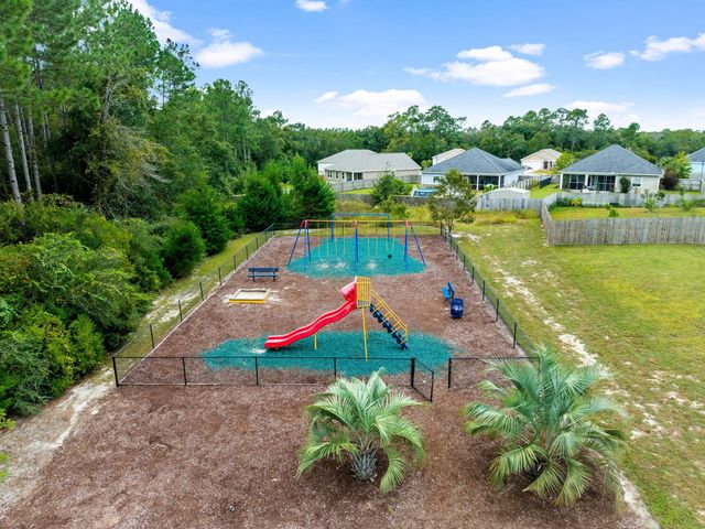 462 Whispering Creek Avenue, Freeport, FL 32439