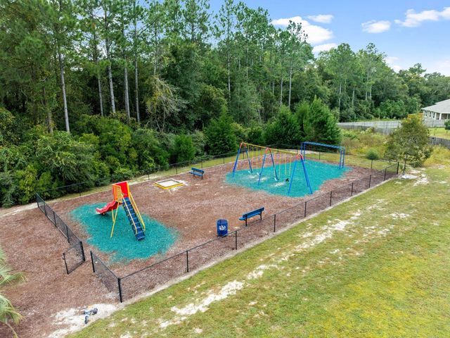 462 Whispering Creek Avenue, Freeport, FL 32439