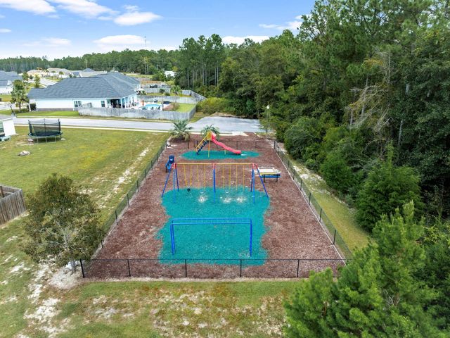 462 Whispering Creek Avenue, Freeport, FL 32439