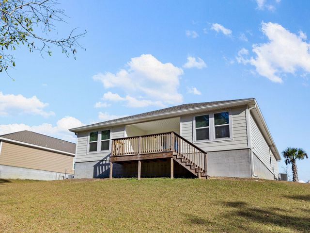 462 Whispering Creek Avenue, Freeport, FL 32439